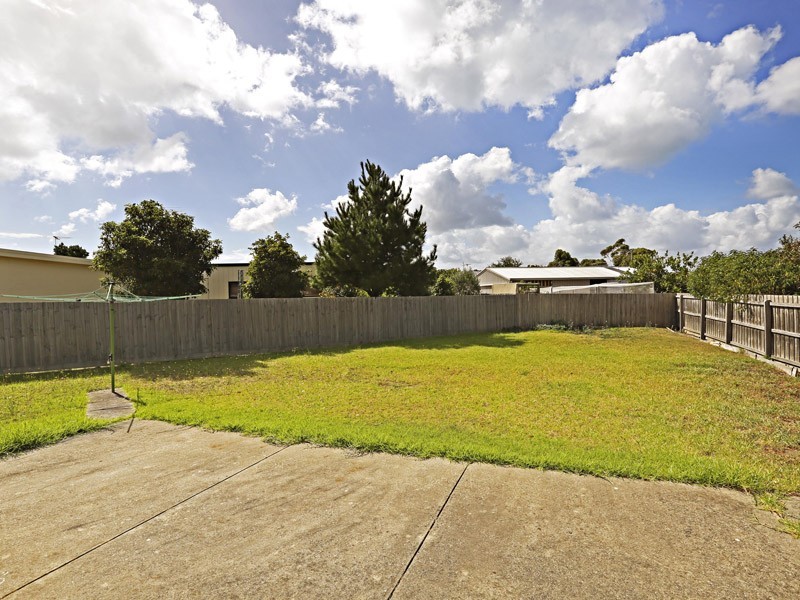 55 Lake View Crescent, St Leonards VIC 3223