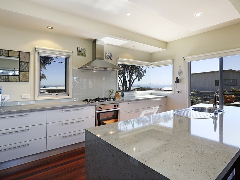 2/23 Wintersun Court, Drysdale VIC 3222