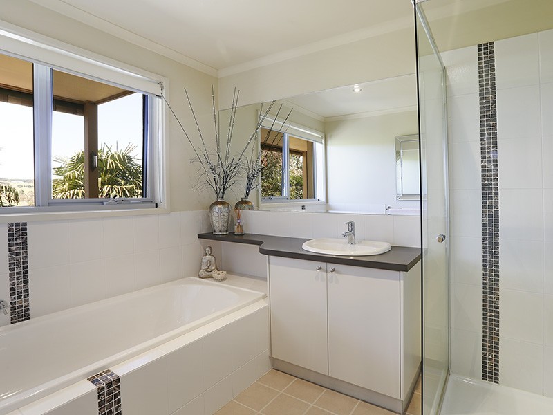 2/23 Wintersun Court, Drysdale VIC 3222