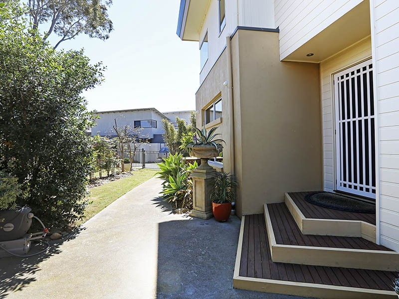 2/23 Wintersun Court, Drysdale VIC 3222