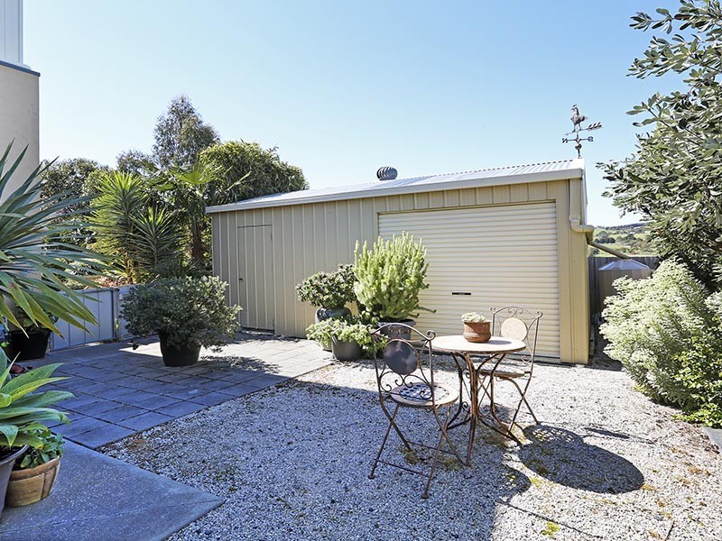 2/23 Wintersun Court, Drysdale VIC 3222