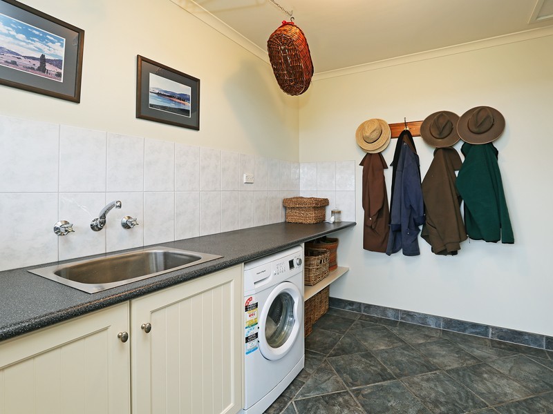 355 Bluff Road, St Leonards VIC 3223