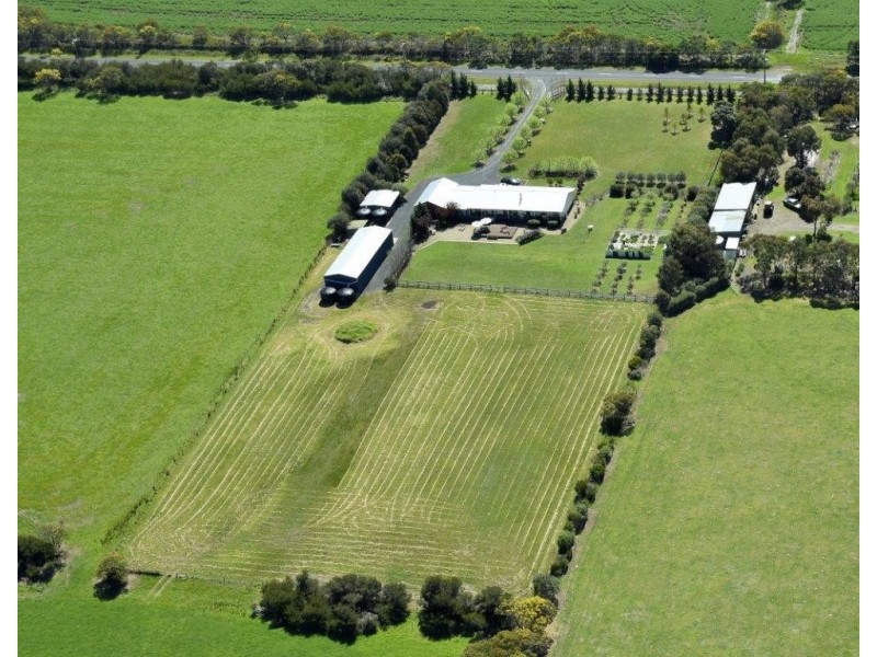 355 Bluff Road, St Leonards VIC 3223