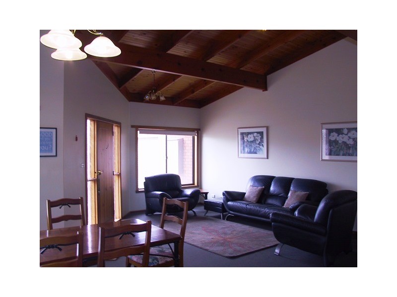 1/16 Wattletree Avenue, St Leonards VIC 3223