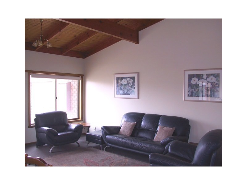 1/16 Wattletree Avenue, St Leonards VIC 3223