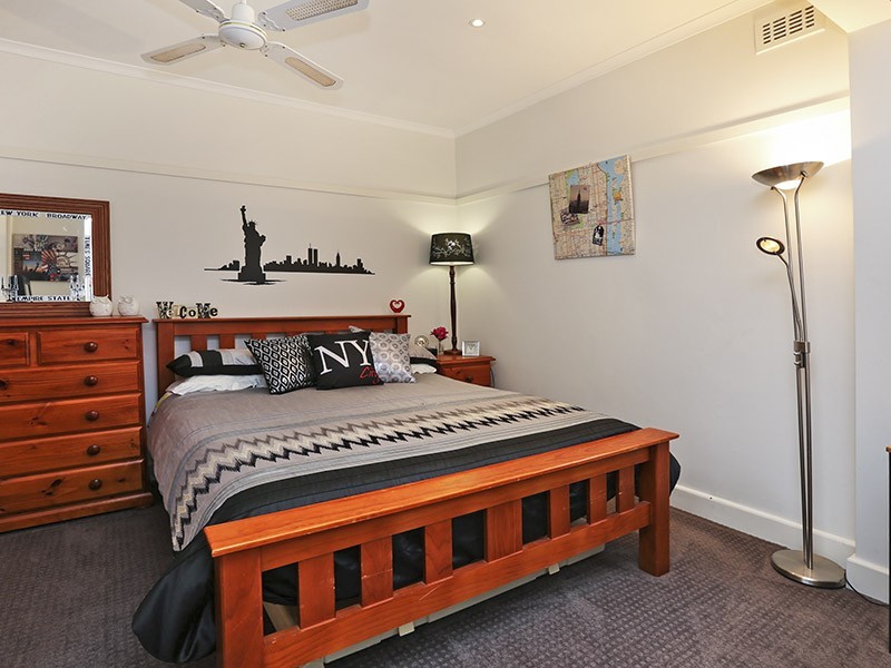 8 De Burgh Road, Drysdale VIC 3222