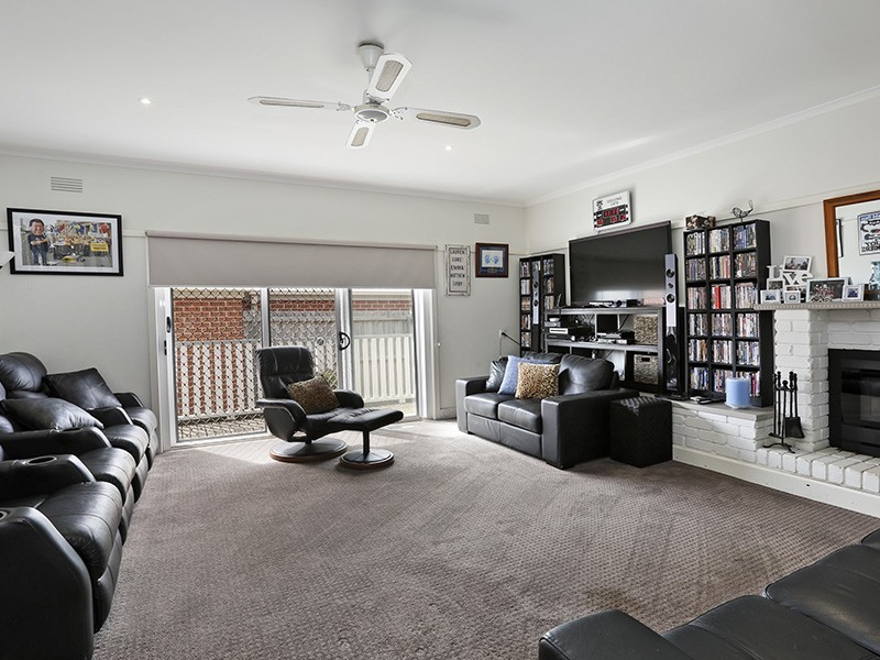 8 De Burgh Road, Drysdale VIC 3222