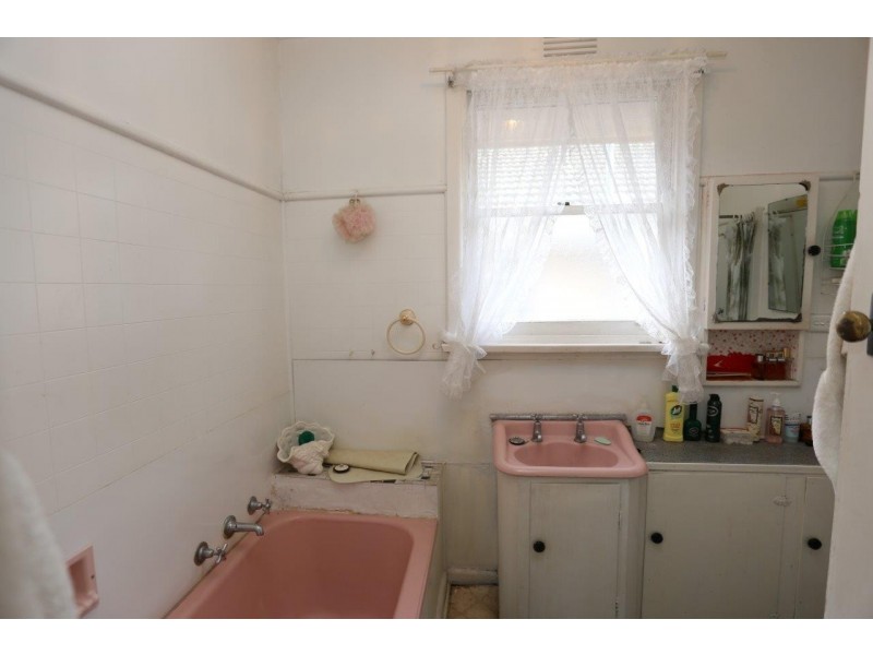 83 South Valley Road, Highton VIC 3216