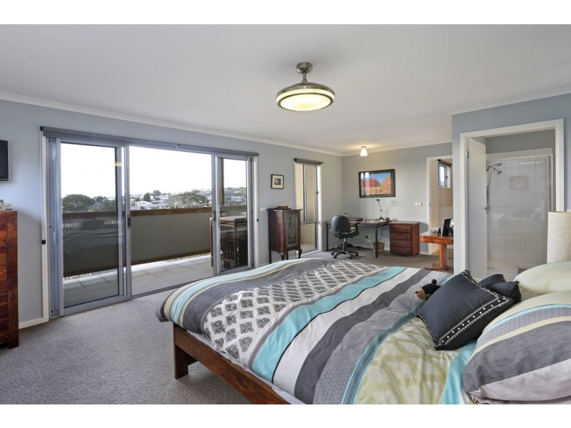 17 Carawatha Avenue, Clifton Springs VIC 3222