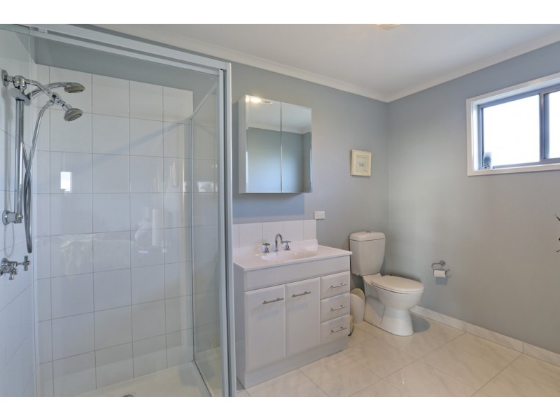 17 Carawatha Avenue, Clifton Springs VIC 3222