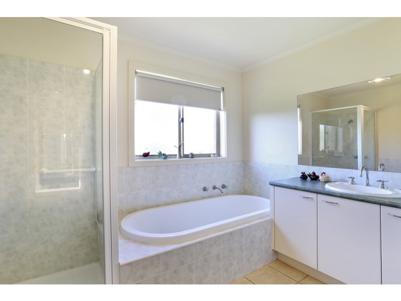 8 Calumet Rise, Clifton Springs VIC 3222