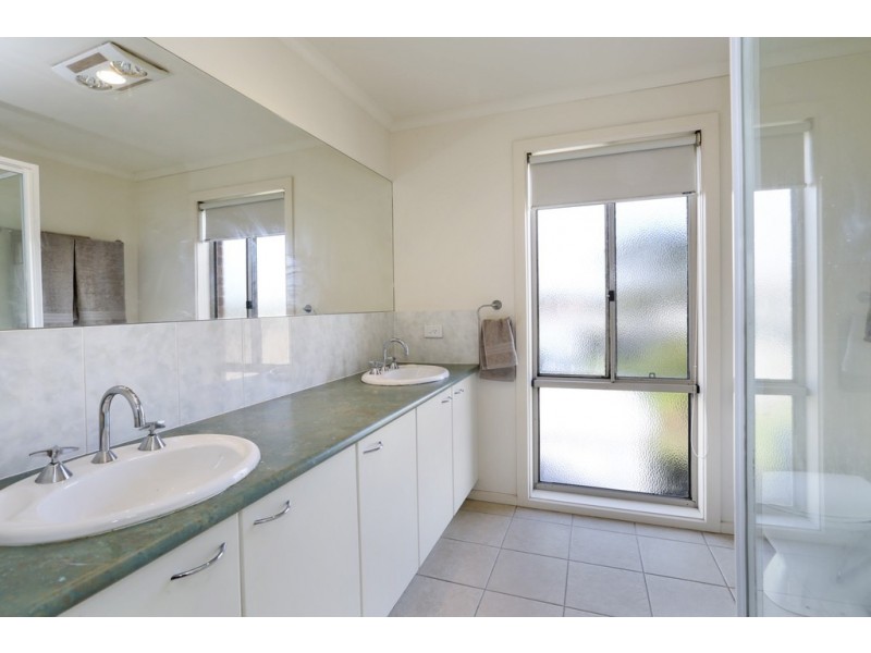 8 Calumet Rise, Clifton Springs VIC 3222