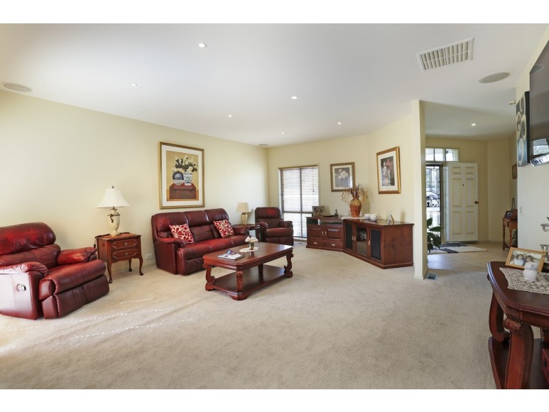 2 Narawi Avenue, Clifton Springs VIC 3222