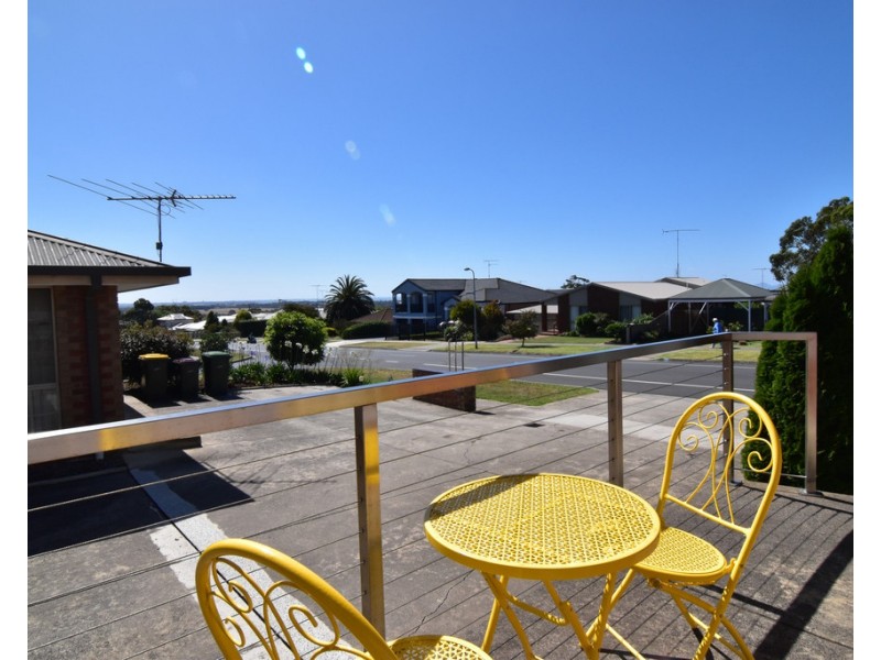 2/19 Donvale Drive, Leopold VIC 3224