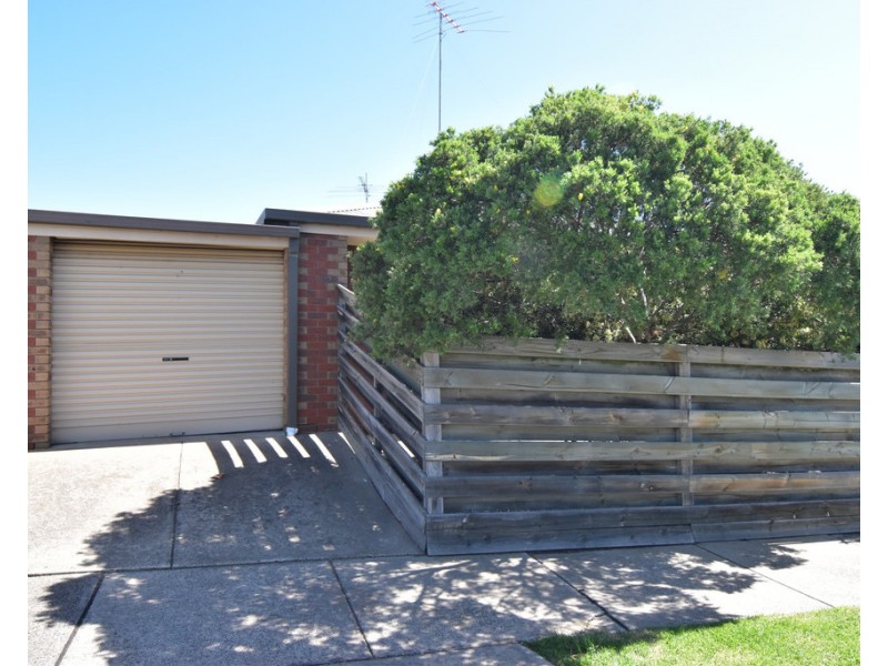 2/19 Donvale Drive, Leopold VIC 3224