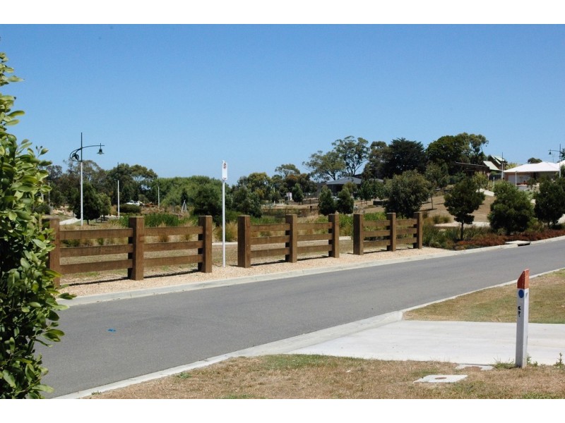 17 Waterhaven Boulevard, Drysdale VIC 3222