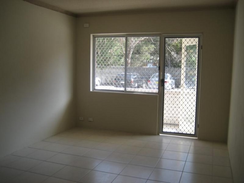 4/190 Sandal Crescent, Carramar NSW 2163