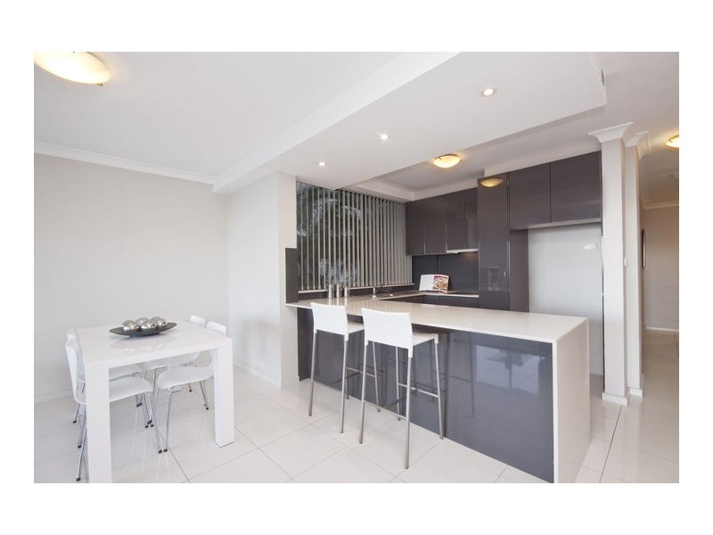 2/12 WALTON CRESCENT, Abbotsford NSW 2046