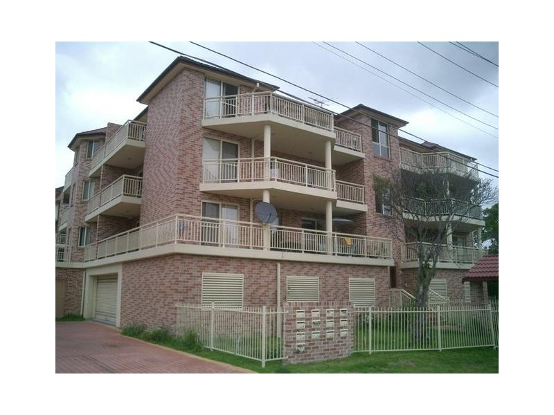 4/187 Sandal Crescent, Carramar NSW 2163