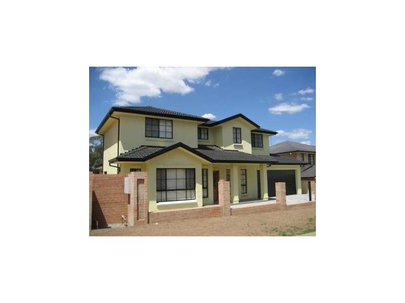 7 Redpa Close, West Hoxton NSW 2171