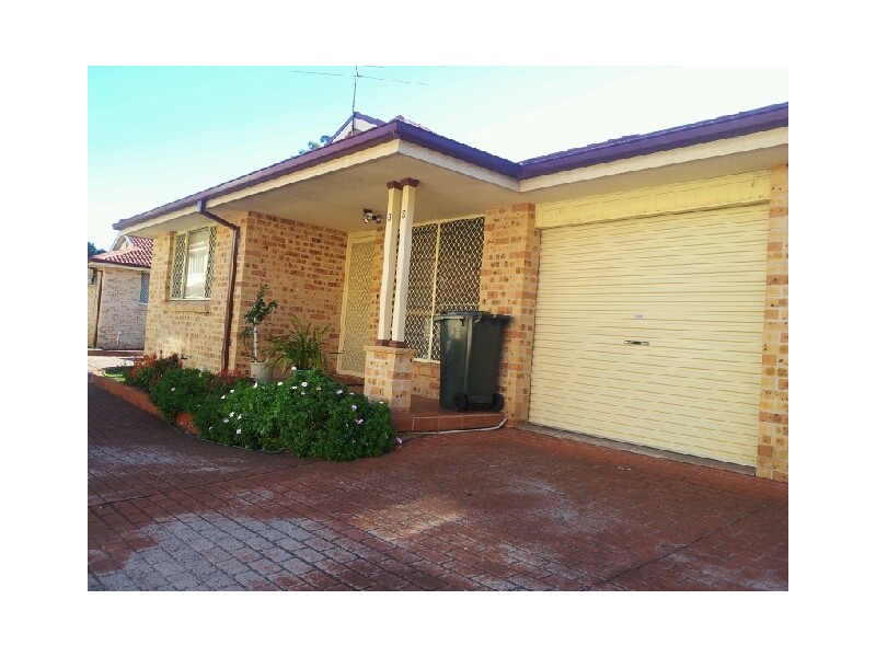 12/10-11 Devonport Street, Wakeley NSW 2176