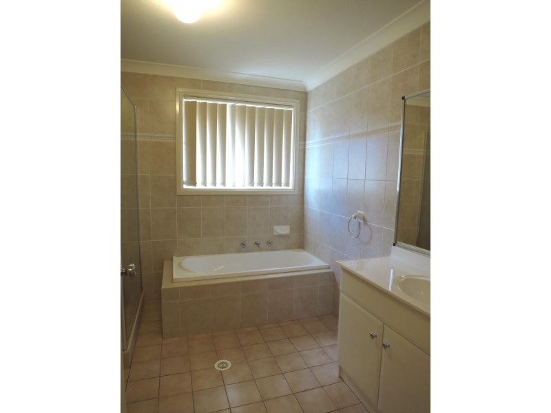 14B Redpa Close, West Hoxton NSW 2171