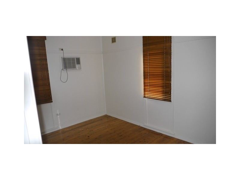 29 Endeavour Road, Georges Hall NSW 2198