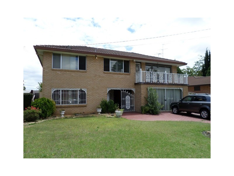 8  Pennington Street, Georges Hall NSW 2198