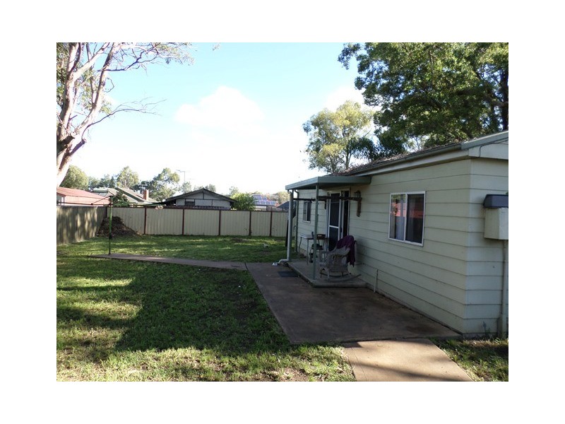 1/29  Endeavour Avenue, Georges Hall NSW 2198