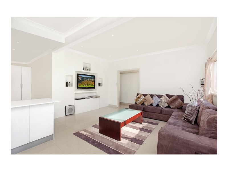 101 Hillcrest Avenue, Greenacre NSW 2190