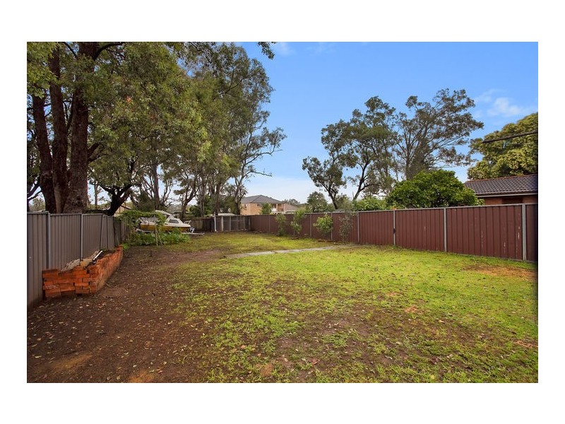 33 Endeavour Road, Georges Hall NSW 2198