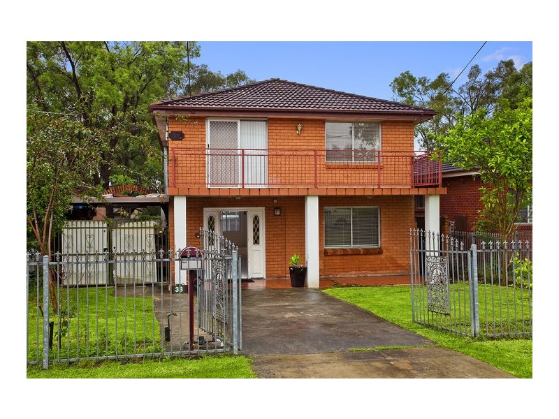 33 Endeavour Road, Georges Hall NSW 2198
