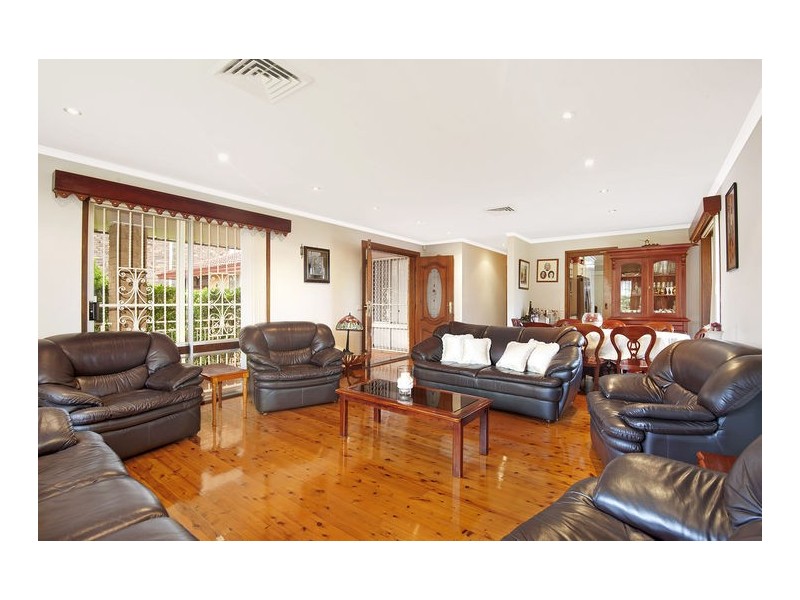 17 Orana Place, Greenacre NSW 2190