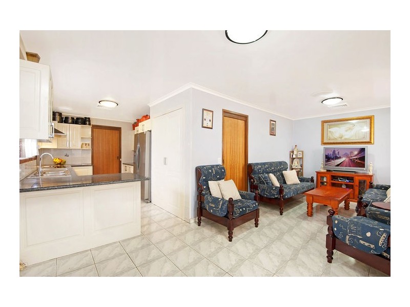 17 Orana Place, Greenacre NSW 2190