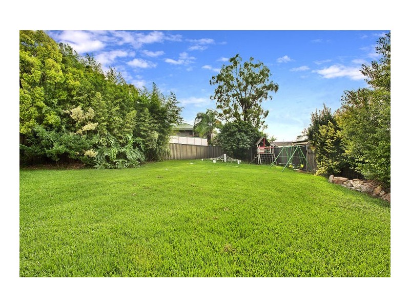 11 Josephine Crescent, Georges Hall NSW 2198