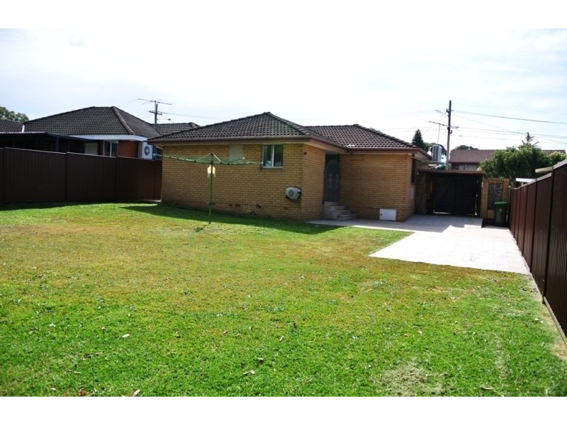 4 Orana Place, Greenacre NSW 2190