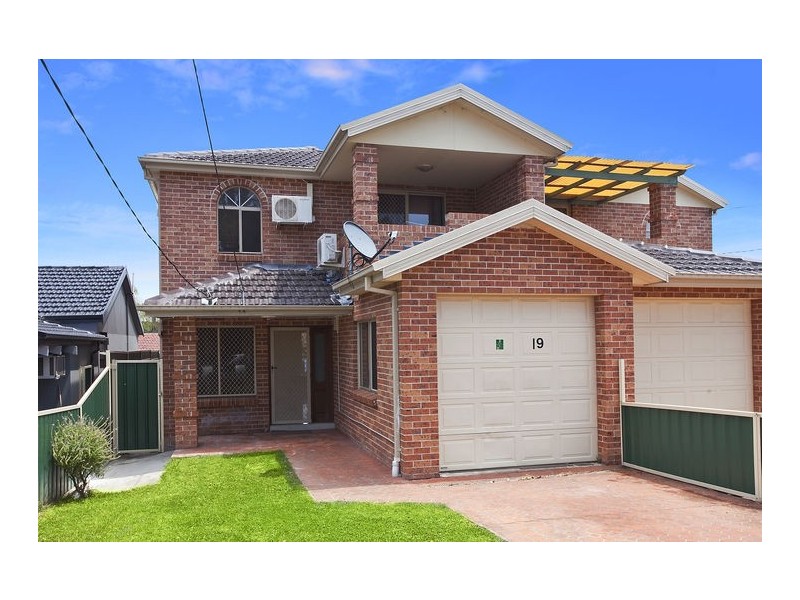 19 Michaels Crescent, Punchbowl NSW 2196