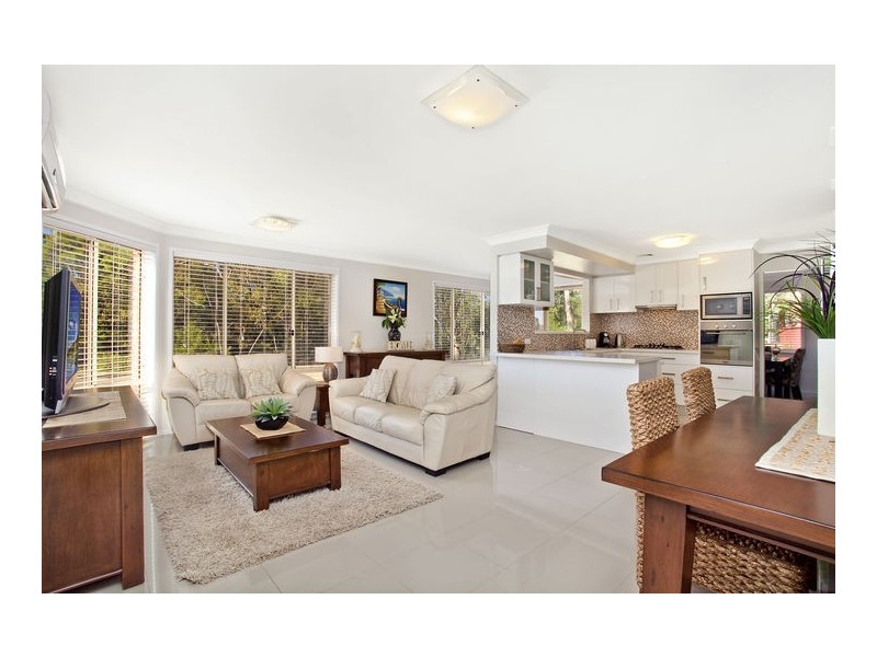 4 Hardy Place, Casula NSW 2170