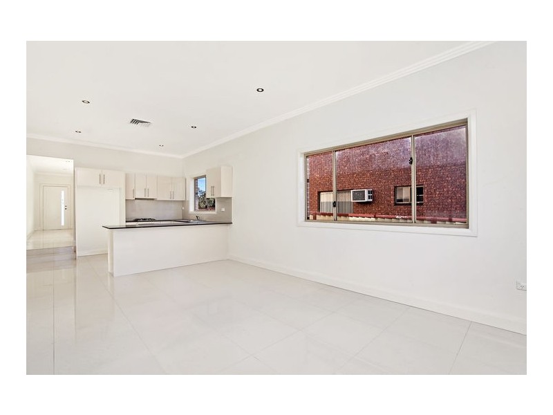 2/18 Hunter St, Condell Park NSW 2200