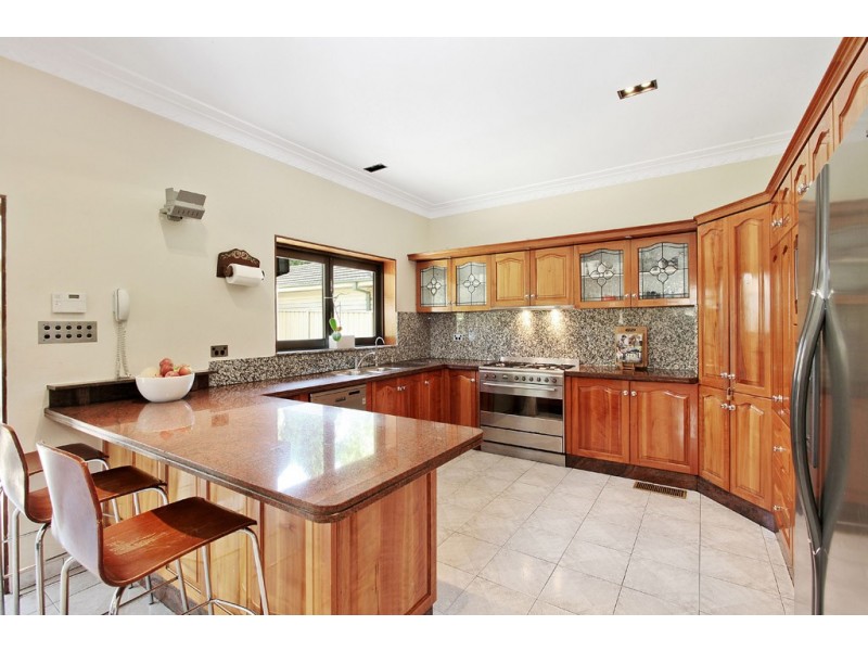 7 Lauma Avenue, Greenacre NSW 2190