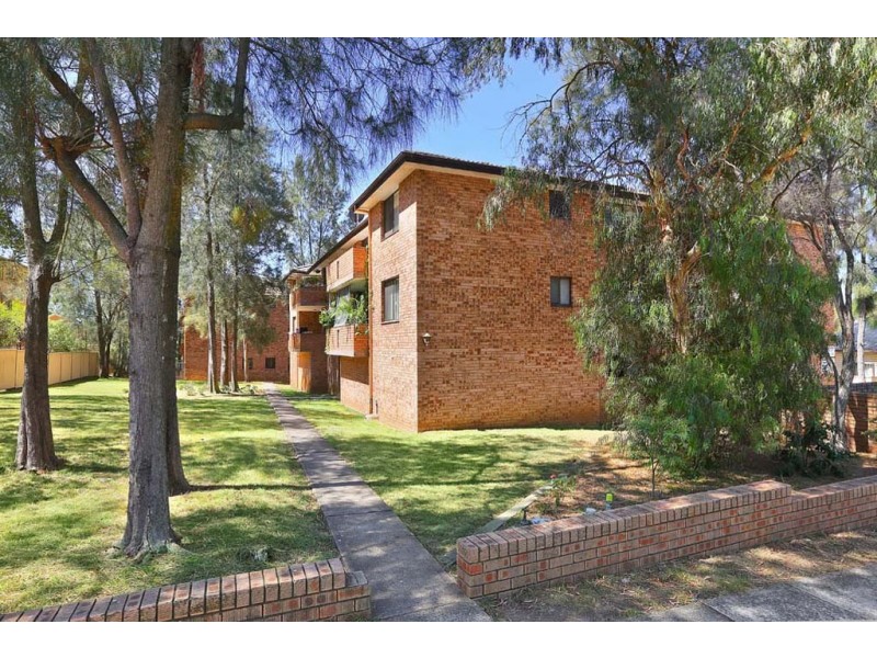 2/16 Dellwood Street, Bankstown NSW 2200