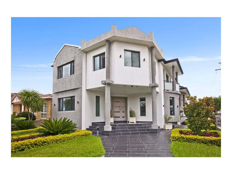 156 Mimosa Rd, Greenacre NSW 2190