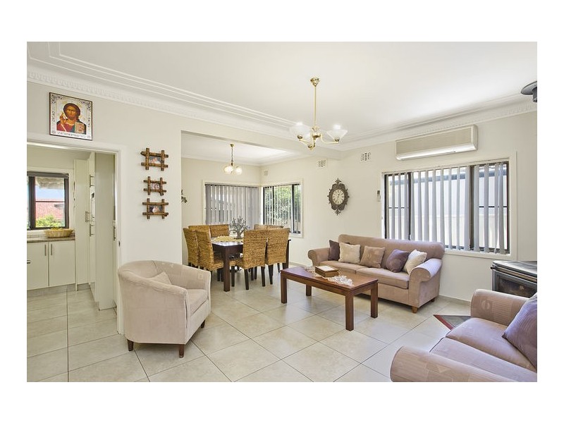 82 Greenacre Road, Greenacre NSW 2190