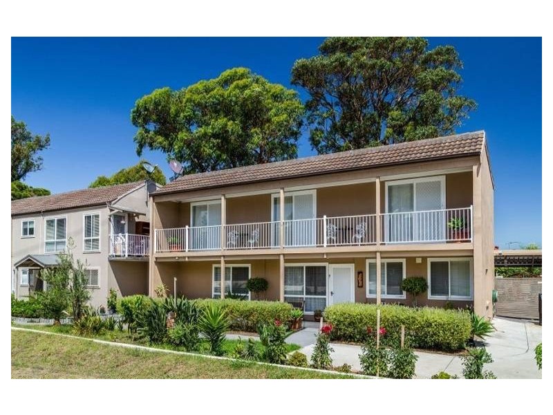 1/32 Chiswick Rd, Greenacre NSW 2190