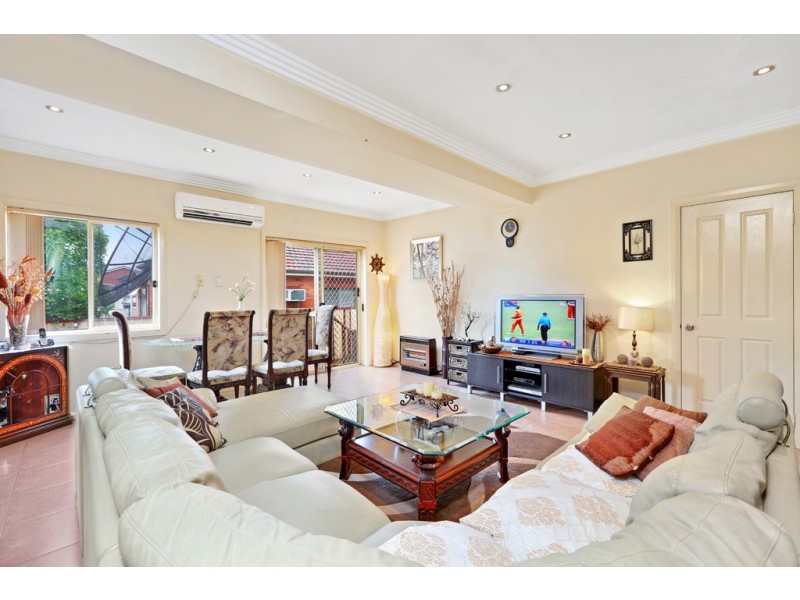 2/61 Orchard Rd, Bass Hill NSW 2197