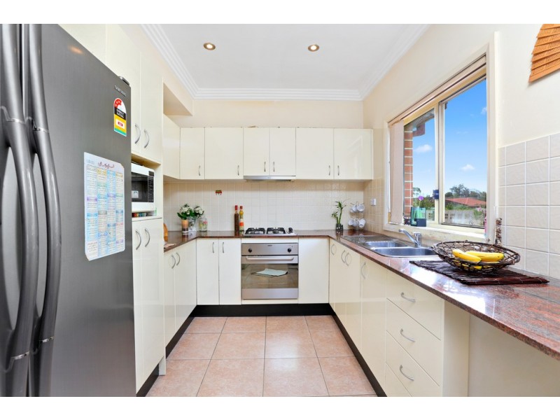 2/61 Orchard Rd, Bass Hill NSW 2197