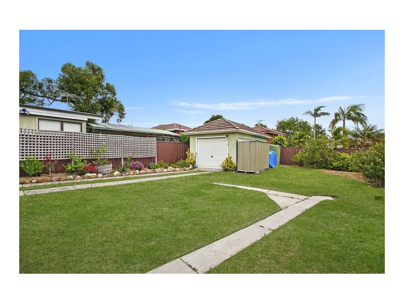 102 Hillcrest Avenue, Greenacre NSW 2190