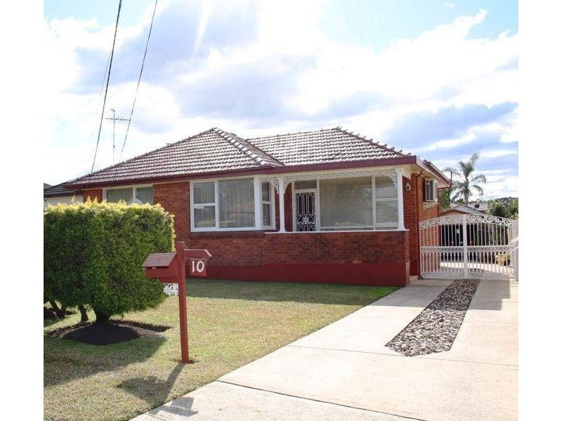 10 Riga Avenue, Greenacre NSW 2190