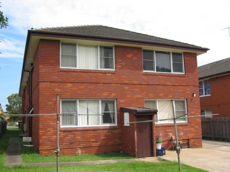 8/15 ST CLAIR ST, Belmore NSW 2192