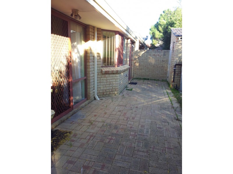 12A Green Court, Kardinya WA 6163
